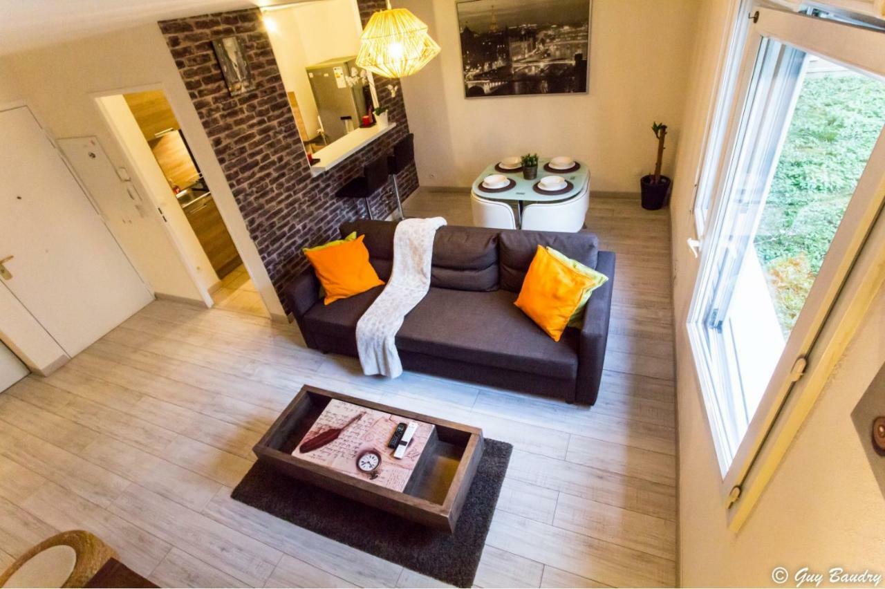 Chic Apart With Bar In Paris Saint-Denis  Luaran gambar
